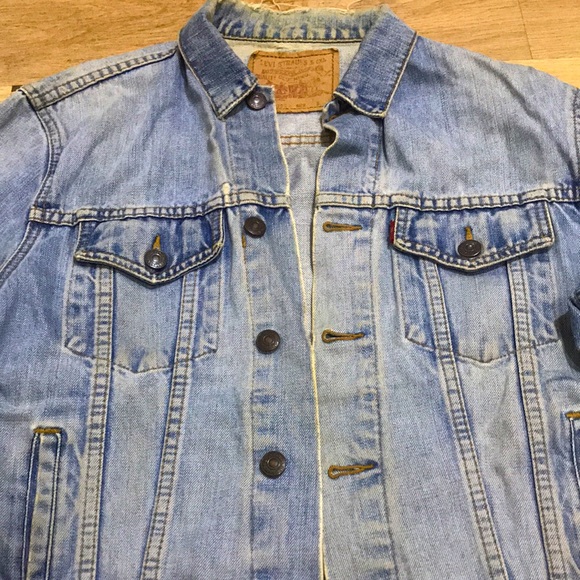 Vintage Levi’s denim jacket - Picture 3 of 5